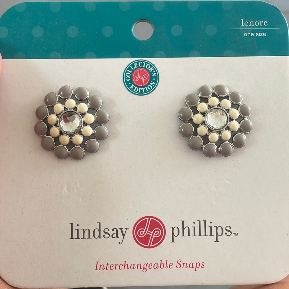 Lindsey Phillips interchangeable snaps